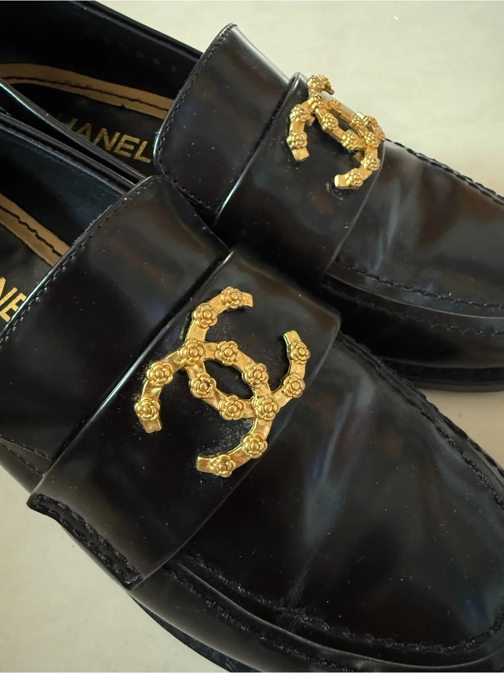 CHANEL classic black